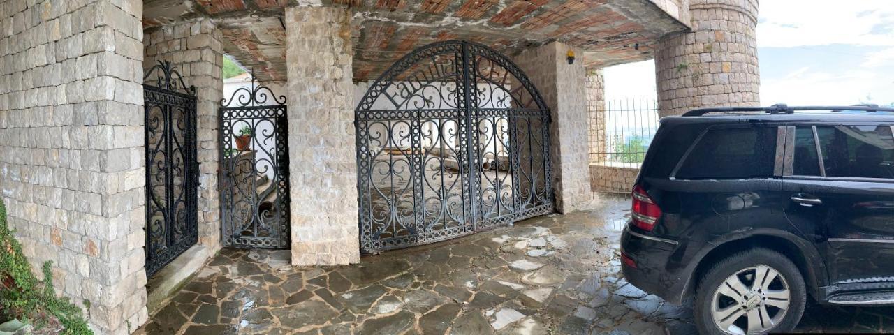 Villa Celaj “The Castle” Kruje Ngoại thất bức ảnh